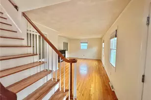 42 Locust Glen Dr, Cranston, RI 02921 - Photo 3