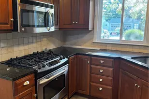 11 Rutherford Ct, Warwick, RI 02886 - Photo 13
