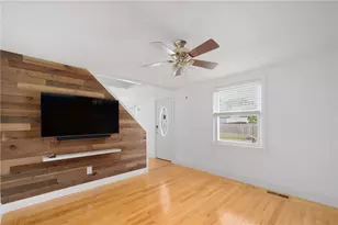 45 Burnett St, Johnston, RI 02919 - Photo 5