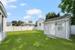 45 Burnett St, Johnston, RI 02919 - Photo 9