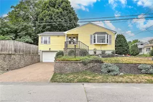 8 Halsey St, North Providence, RI 02911 - Photo 3