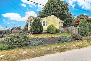 8 Halsey St, North Providence, RI 02911 - Photo 23