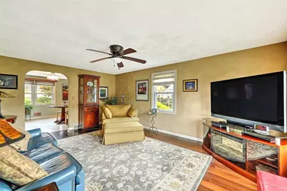 8 Halsey Street, North Providence, RI 02911 - Photo 5