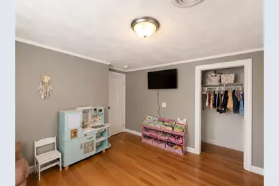 31 Foster Street, Pawtucket, RI 02861 - Photo 5