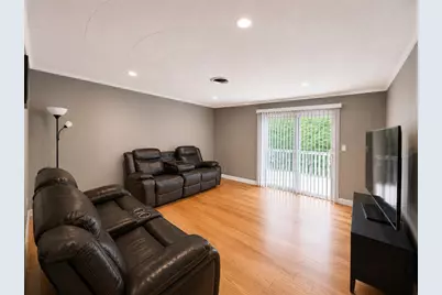 31 Foster Street, Pawtucket, RI 02861 - Photo 9