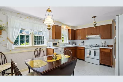 32 Short Road, North Kingstown, RI 02852 - Photo 5