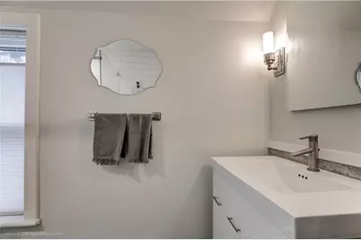 569 Spring Street #2, Newport, RI 02840 - Photo 19