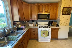66 Sherry Ave, Bristol, RI 02809 - Photo 3