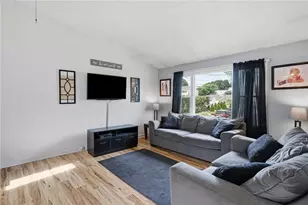 25 Oakridge Ct, Warwick, RI 02886 - Photo 11