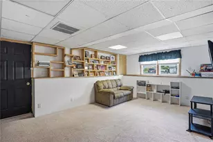 25 Oakridge Ct, Warwick, RI 02886 - Photo 29