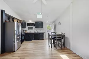 25 Oakridge Ct, Warwick, RI 02886 - Photo 7
