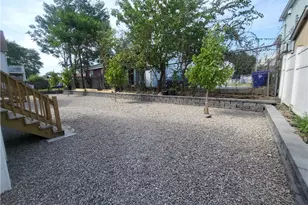 729 Potters Ave, Providence, RI 02907 - Photo 7