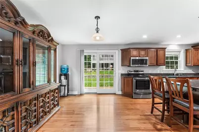20 Wheelock Avenue, Cranston, RI 02920 - Photo 9