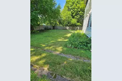8 Snells Court, West Warwick, RI 02893 - Photo 5