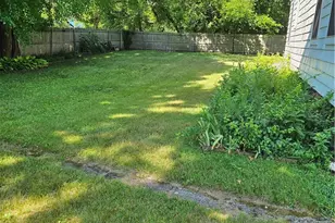 8 Snells Ct, West Warwick, RI 02893 - Photo 5