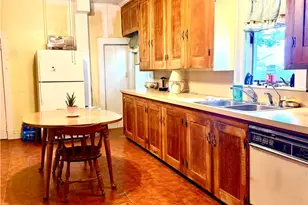 51 Underwood Ln, Middletown, RI 02842 - Photo 3