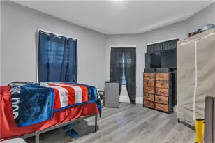 38 Mitchell St, Providence, RI 02907 - Photo 17