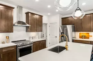 66 E Pt Dr, East Providence, RI 02916 - Photo 3