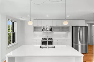 31 Parade St, Providence, RI 02909 - Photo 5