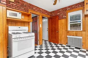 30 Iona St, Providence, RI 02908 - Photo 9