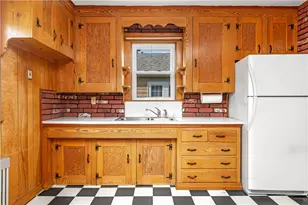 30 Iona St, Providence, RI 02908 - Photo 11