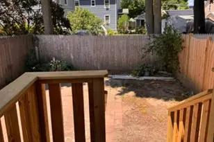 32 Bowles Ct, Pawtucket, RI 02860 - Photo 3