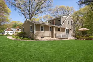 102 Woodbine Rd, South Kingstown, RI 02879 - Photo 3