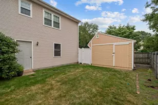 19 Desmar Ct, Warwick, RI 02889 - Photo 9