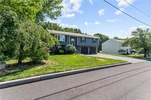 16 Rachella Ct, East Providence, RI 02914 - Photo 3