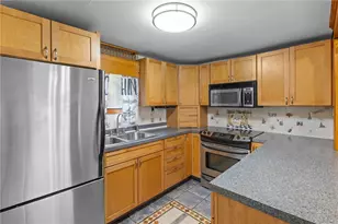 10 Ellis Rd, North Kingstown, RI 02852 - Photo 9