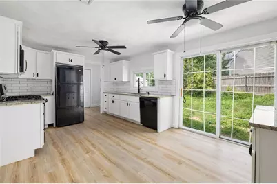 37 Gerald Street, Warwick, RI 02886 - Photo 5