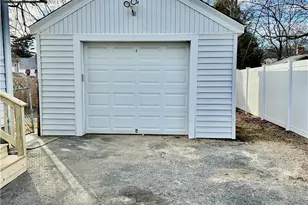 2 Locust Ave, North Providence, RI 02911 - Photo 3