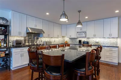 14 Clinton Avenue #3, Jamestown, RI 02835 - Photo 3