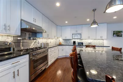 14 Clinton Avenue #3, Jamestown, RI 02835 - Photo 5