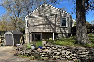 157 Betsey Williams Dr, Warwick, RI 02889 - Photo 37