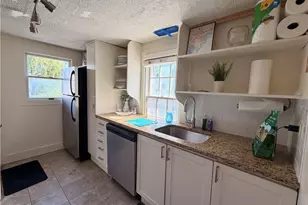 25 Marsh St, Newport, RI 02840 - Photo 23