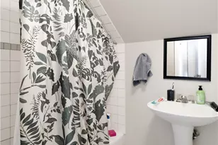 169 10th St, Providence, RI 02906 - Photo 37