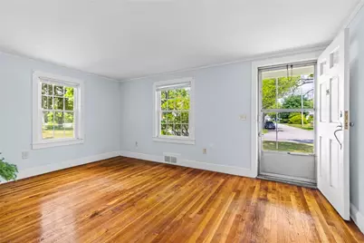 24 Magnolia Street, Warwick, RI 02889 - Photo 7