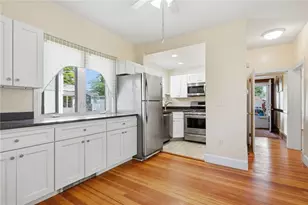 110 Mt Pleasant Ave, Providence, RI 02906 - Photo 11