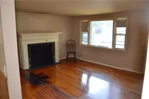 70 Griffin Dr, Warwick, RI 02886 - Photo 3