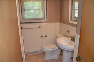 70 Griffin Dr, Warwick, RI 02886 - Photo 9