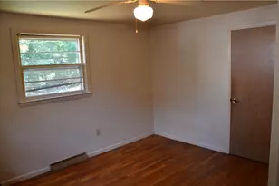 70 Griffin Dr, Warwick, RI 02886 - Photo 15