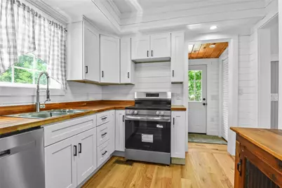 163 Manolla Avenue, Warwick, RI 02888 - Photo 13