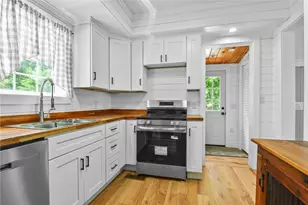 163 Manolla Ave, Warwick, RI 02888 - Photo 13