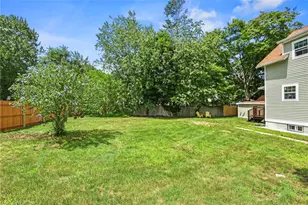 163 Manolla Ave, Warwick, RI 02888 - Photo 29