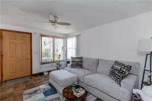 53 Hazael St, Providence, RI 02908 - Photo 5