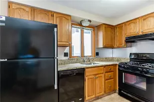 53 Hazael St, Providence, RI 02908 - Photo 37