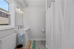 46 Esplanade, Middletown, RI 02842 - Photo 21