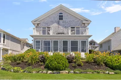 46 Esplanade, Middletown, RI 02842 - Photo 3