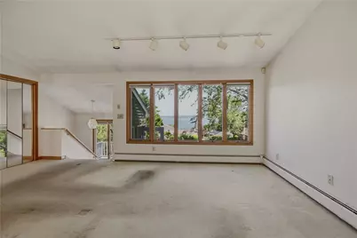 125 Colonial Avenue, Tiverton, RI 02878 - Photo 7